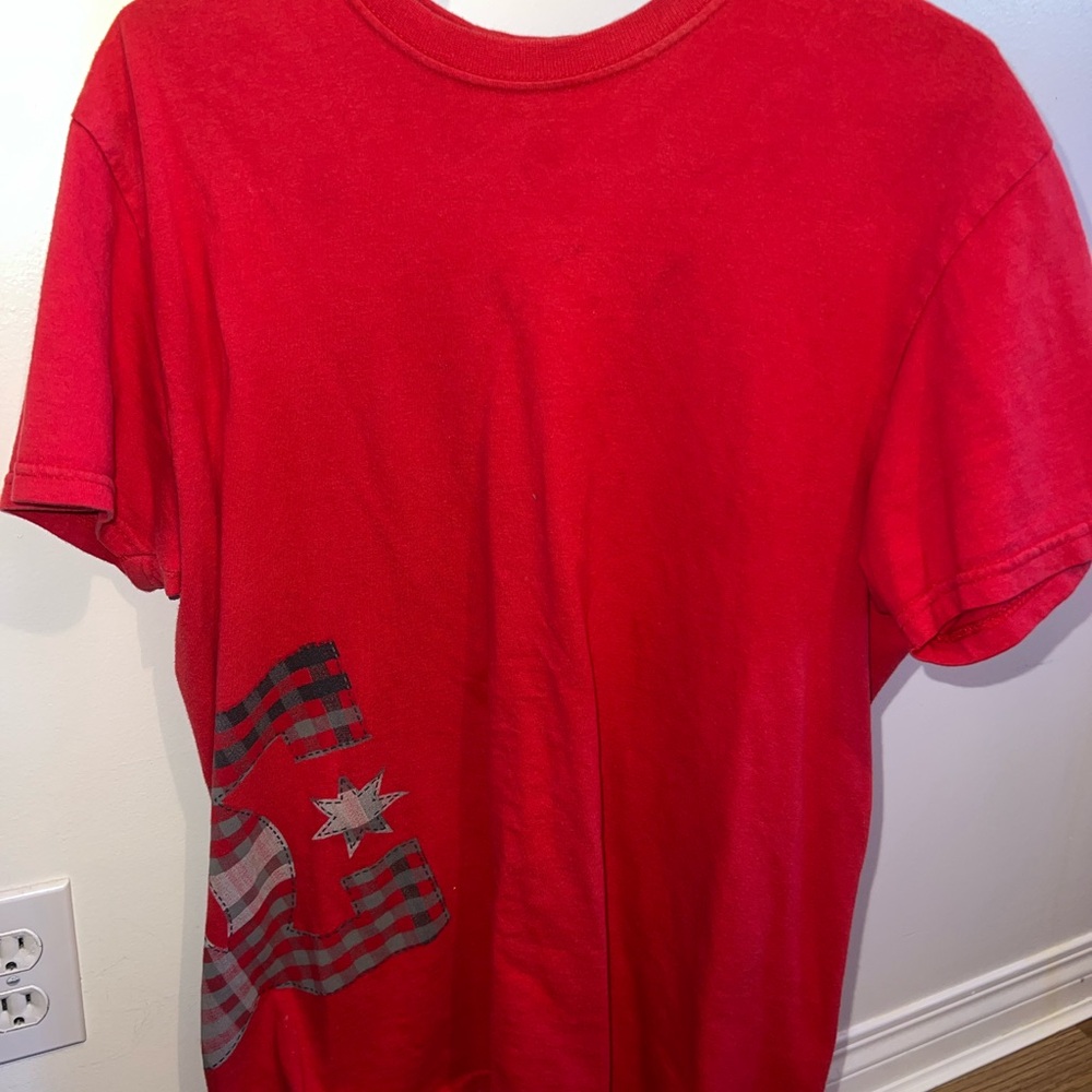 DC Red Men's Short Sleeve Tee with Graphic Logo